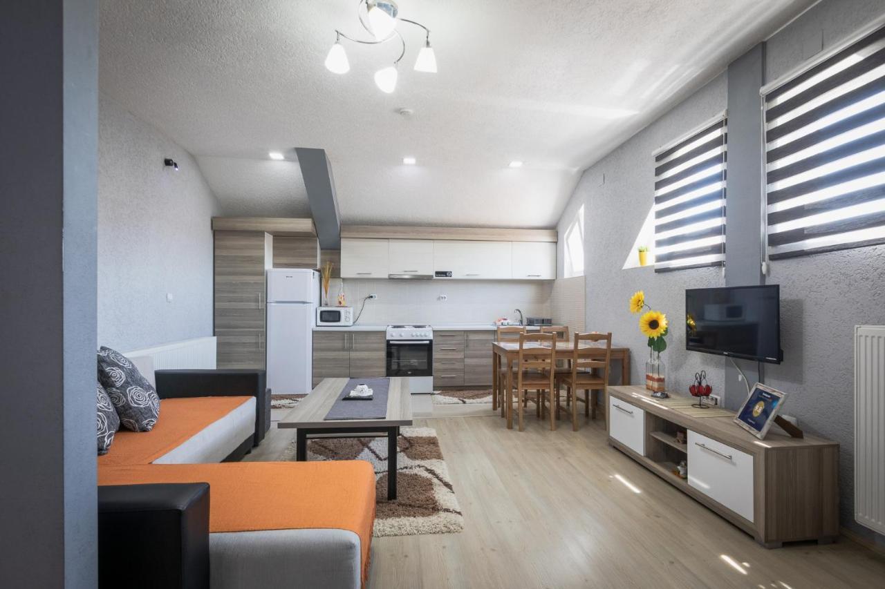 G Apartment *