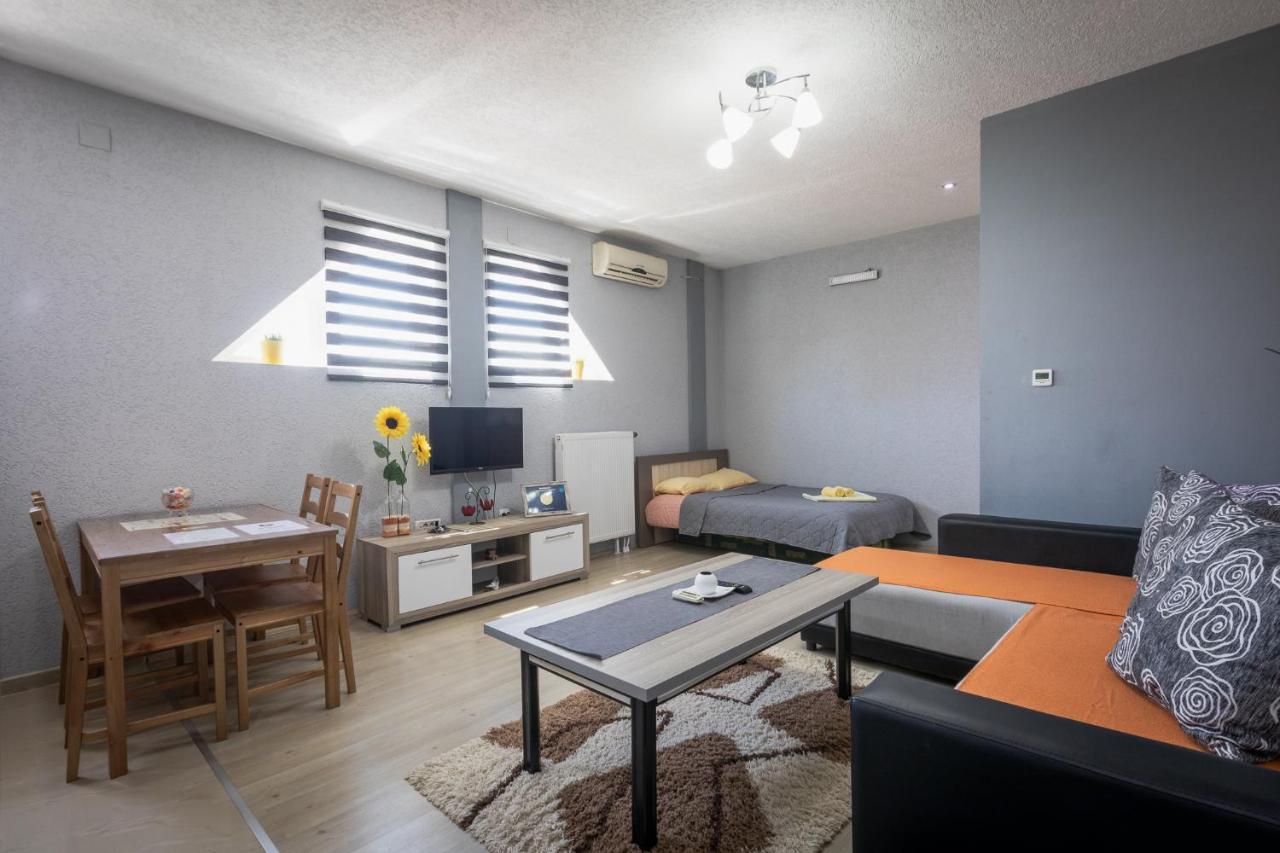 Apartment G *