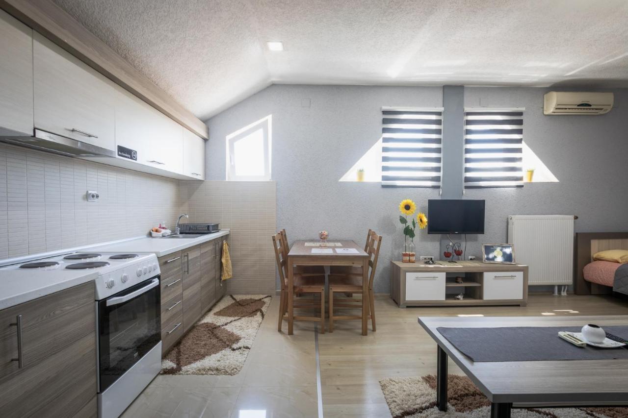Apartment G *